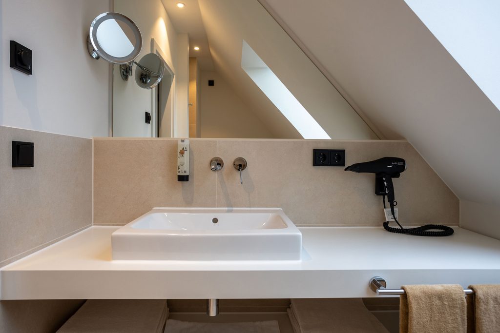 Ferienwohnung Links Badezimmer